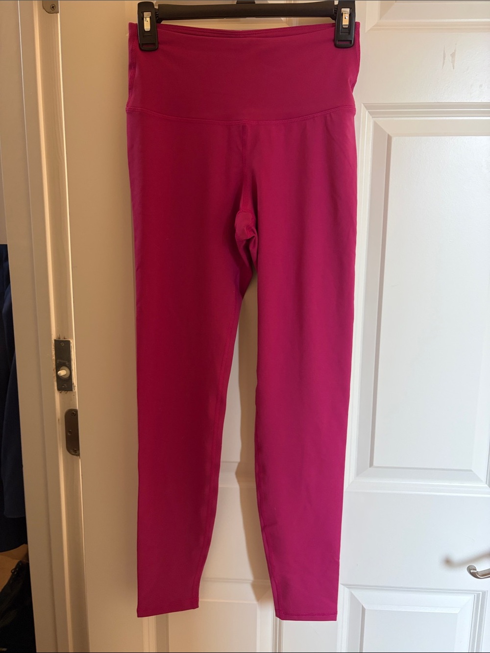Old Navy Magenta Women's High-Waist Leggings